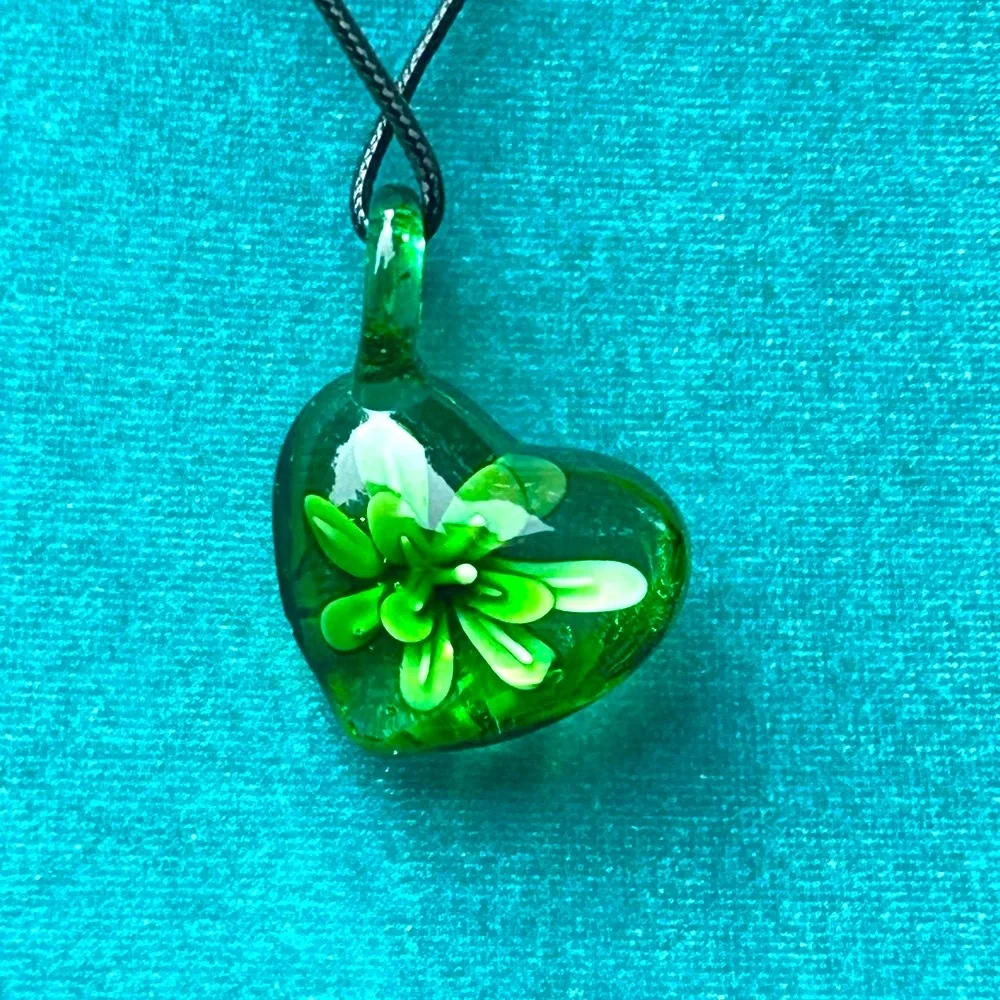Vintage Green Heart Pendant Necklace